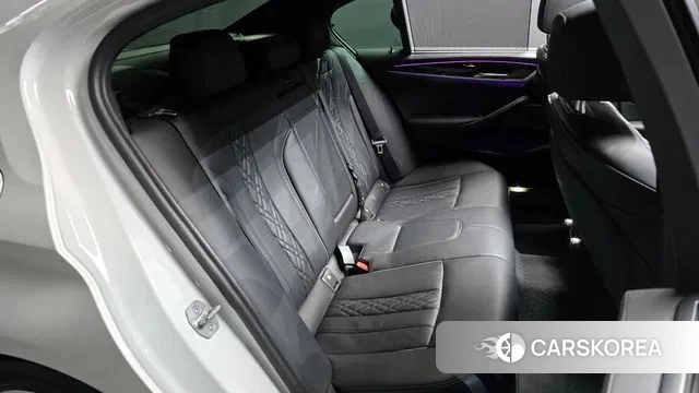 BMW 5 Series (G30) 2022 Белый из Кореи, фото 3