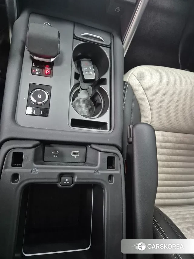 Land Rover Discovery 5 2023 Белый из Кореи, фото 3