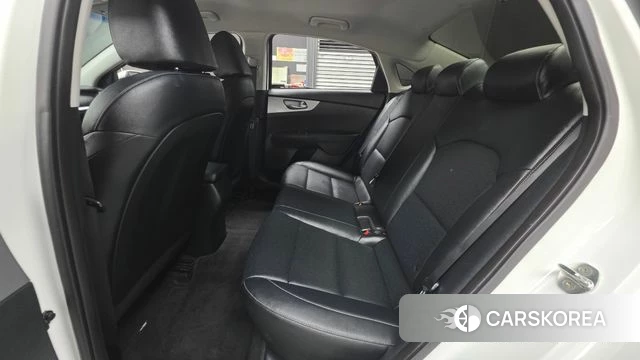Kia The New K3 2nd generation 2022 Белый из Кореи, фото 3