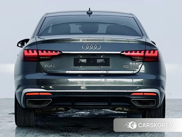 Audi A4L 2022 Темно-серый из Китая, фото 3
