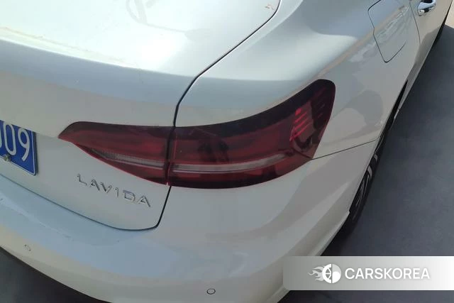 Volkswagen Lavida 2025 Белый из Китая, фото 3