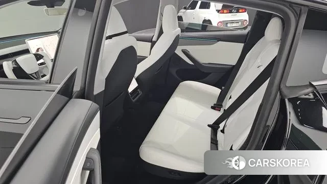 Tesla Model Y 2025 Черный из Кореи, фото 3