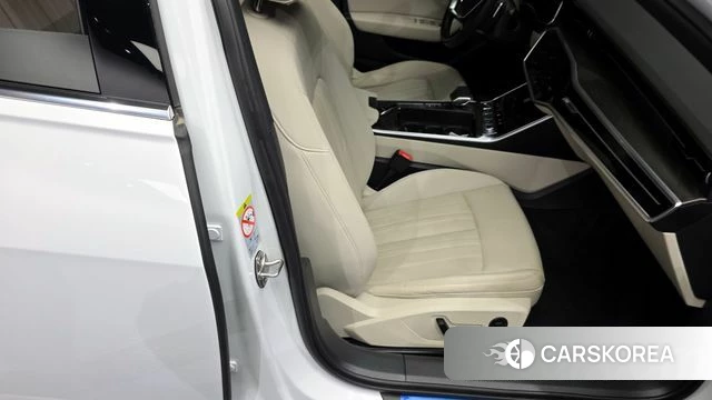 Audi A6 (C8) 2023 Белый из Кореи, фото 3