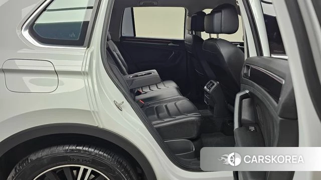 Volkswagen Tiguan second Generation 2021 Белый из Кореи, фото 3