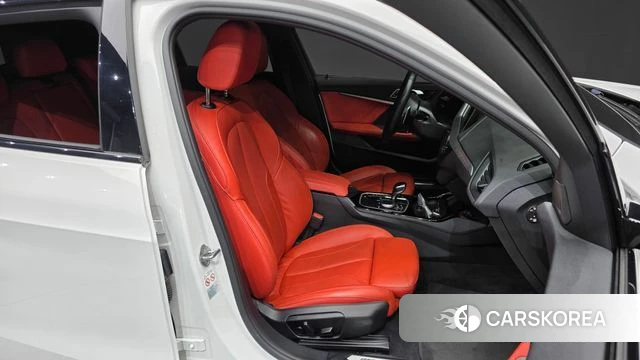 BMW 1 Series (F40) 2021 Белый из Кореи, фото 3