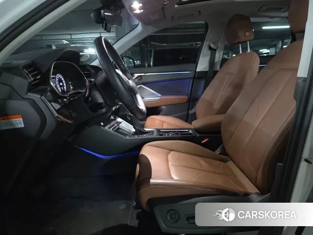 Audi Q3 (F3) 2020 Белый из Кореи, фото 3