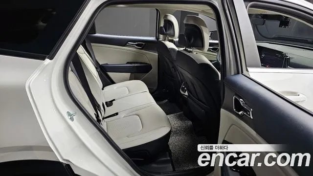 Kia Sportage 5th Generation 2022 Белый из Кореи, фото 3