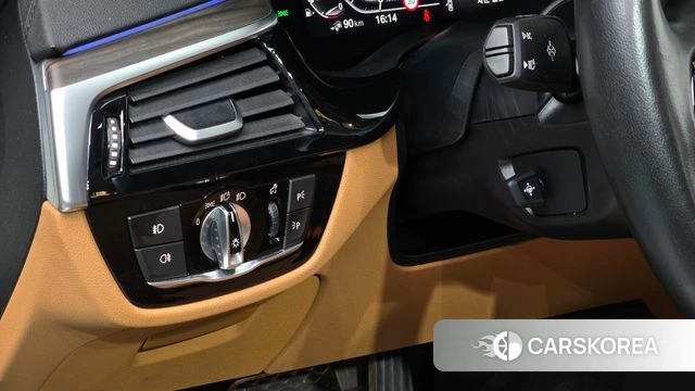BMW 5 Series (G30) 2020 Белый из Кореи, фото 3