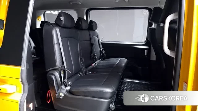 Hyundai Staria 2023 Желтый из Кореи, фото 3