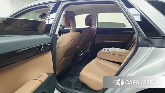 Hyundai Grandeur Hybrid (GN7) 2024 Серебристо-серый из Кореи, фото 3