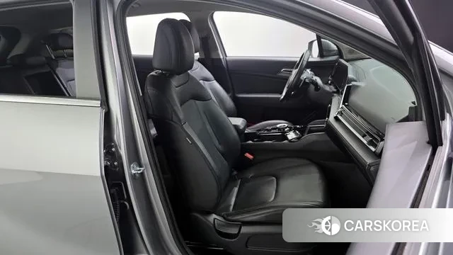 Kia Sportage 5th Generation Hybrid 2023 Серебряный из Кореи, фото 3