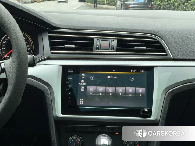 Volkswagen Lingdu 2021 Белый из Китая, фото 3