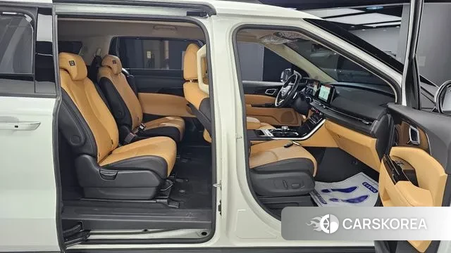 Kia Carnival 4th generation 2023 Белый из Кореи, фото 3