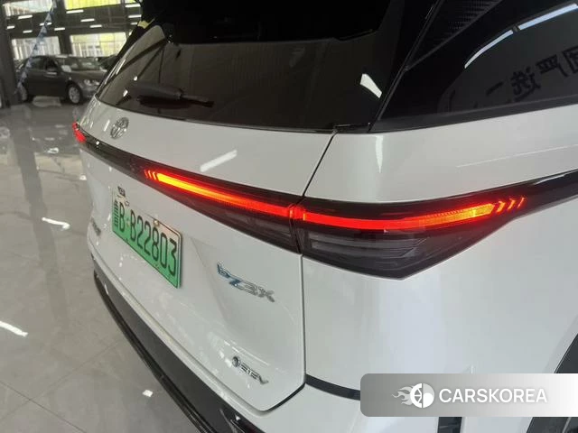 Toyota Platinum Wisdom 3X 2025 Белый из Китая, фото 3