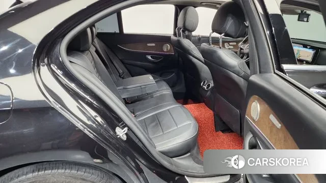 Mercedes-Benz E-Class W213 2018 Черный из Кореи, фото 3