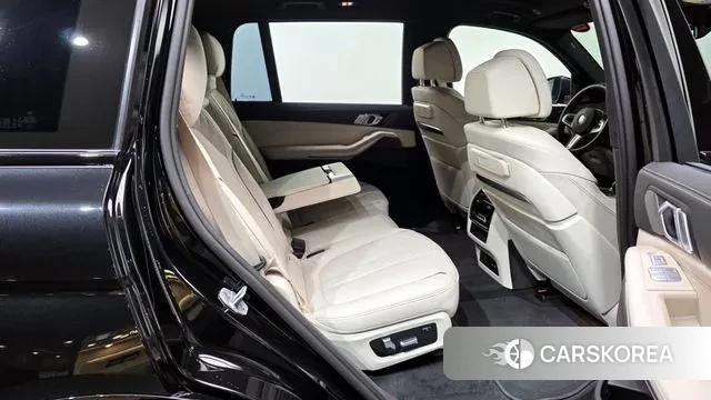 BMW X7 (G07) 2025 Черный из Кореи, фото 3