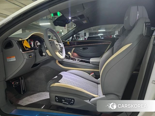 Bentley Continental GT 4th Generation 2025 Белый из Кореи, фото 3