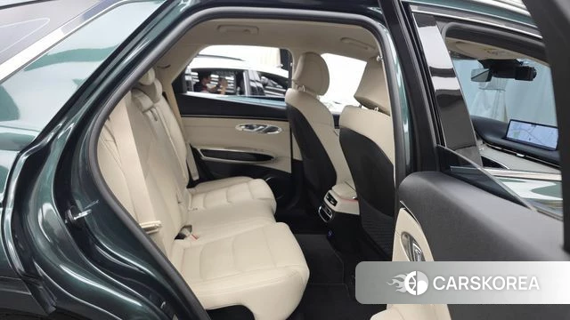 Genesis GV70 2021 Темно-зеленый из Кореи, фото 3