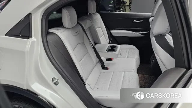 Cadillac XT4 2024 Белый из Кореи, фото 3