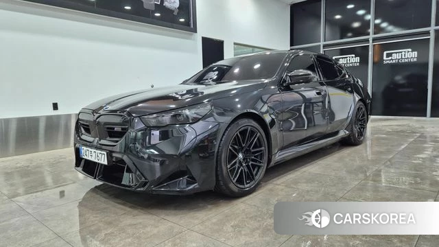BMW M5 (G90) 2025 Черный из Кореи, фото 3