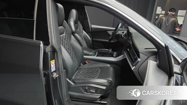 Audi Q8 (4M) 2021 Серый из Кореи, фото 3