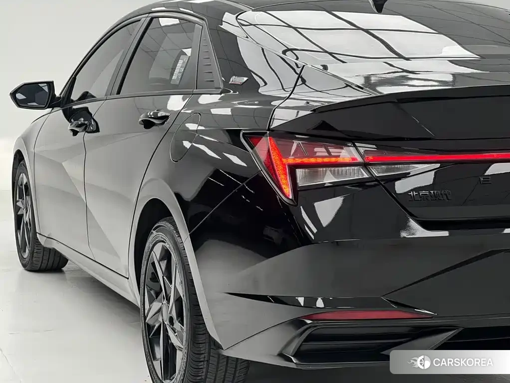 Hyundai Elantra 2022 Черный из Китая, фото 3