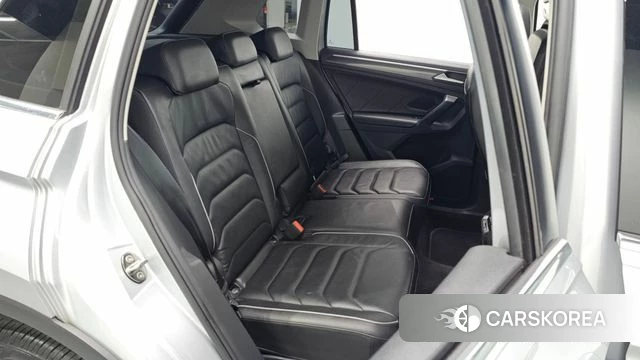 Volkswagen Tiguan second Generation 2023 Серебряный из Кореи, фото 3