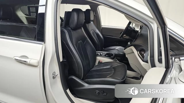 Chrysler Pacifica 2020 Жемчужный цвет из Кореи, фото 3