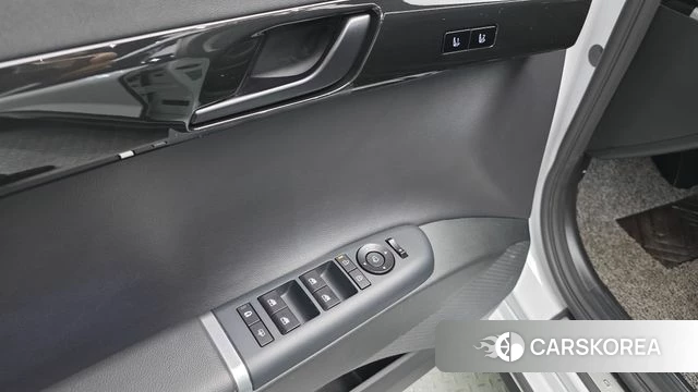 Hyundai Grandeur Hybrid (GN7) 2023 Белый из Кореи, фото 3