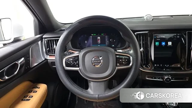 Volvo V60 Cross-Country 2nd Generation 2022 Белый из Кореи, фото 3