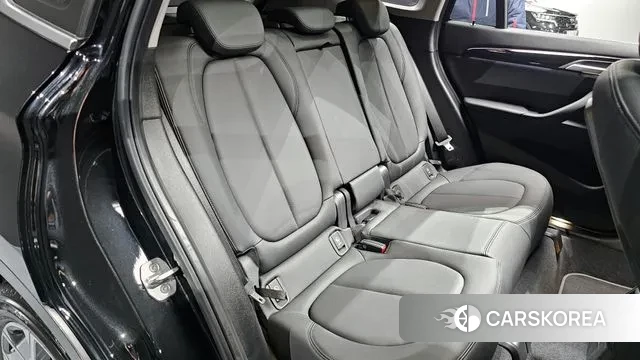 BMW X1 (F48) 2022 Черный из Кореи, фото 3