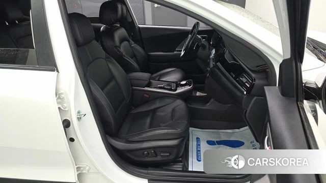 Kia Niro Plus 2022 Белый из Кореи, фото 3