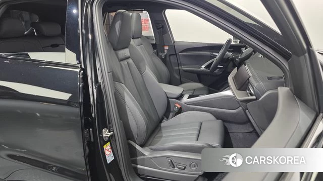 Audi Q5 (80A) 2025 Черный из Кореи, фото 3