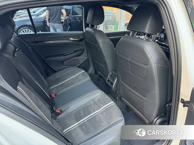 Volkswagen Golf 2024 Белый из Китая, фото 3