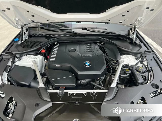 BMW 5 series 2022 Белый из Китая, фото 3