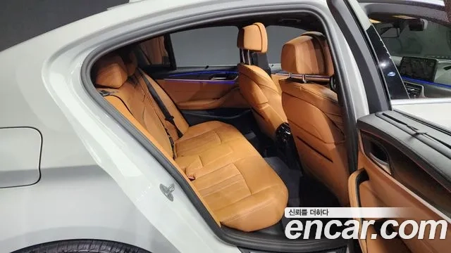 BMW 5 Series (G30) 2023 Белый из Кореи, фото 3