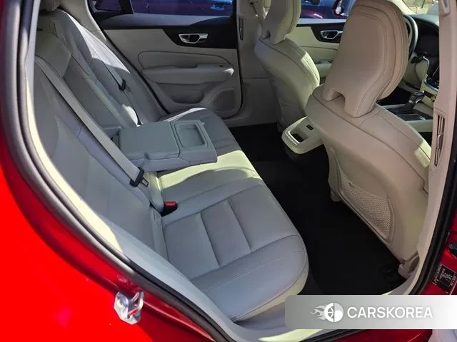 Volvo V60 Cross-Country 2nd Generation 2020 Красный из Кореи, фото 3