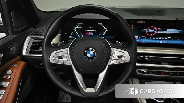 BMW X7 (G07) 2024 Серебристо-серый из Кореи, фото 3