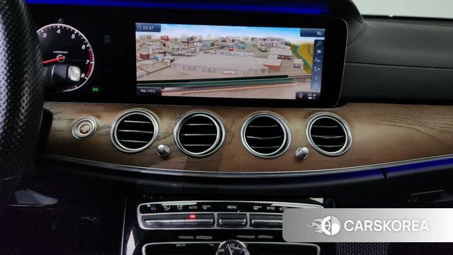 Mercedes-Benz E-Class W213 2018 Серый из Кореи, фото 3