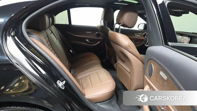 Mercedes-Benz E-Class W213 2022 Черный из Кореи, фото 3
