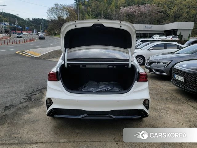 Kia The New K3 2nd generation 2021 Белый из Кореи, фото 3