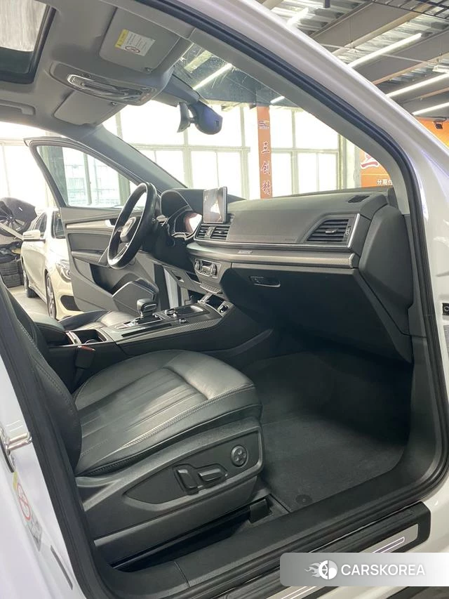 Audi Q5L 2020 Белый из Китая, фото 3