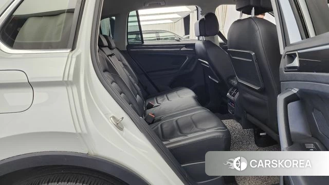 Volkswagen Tiguan second Generation 2020 Белый из Кореи, фото 3