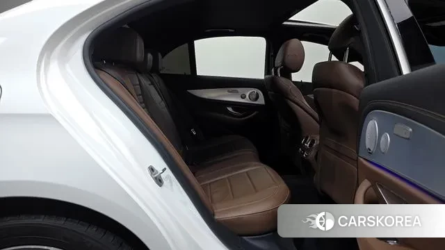 Mercedes-Benz E-Class W213 2021 Белый из Кореи, фото 3