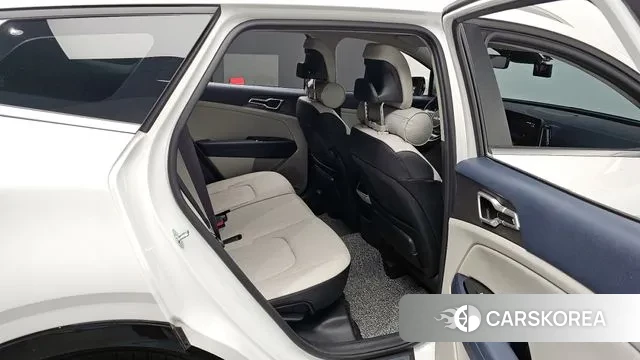 Kia Sportage 5th Generation 2023 Белый из Кореи, фото 3