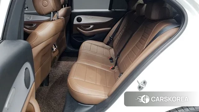 Mercedes-Benz E-Class W213 2021 Белый из Кореи, фото 3