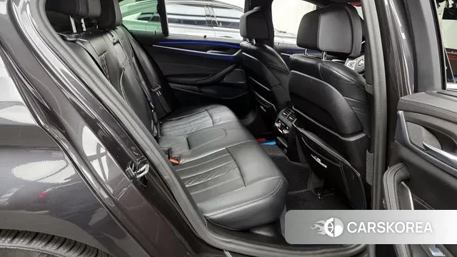 BMW 5 Series (G30) 2023 Серый из Кореи, фото 3