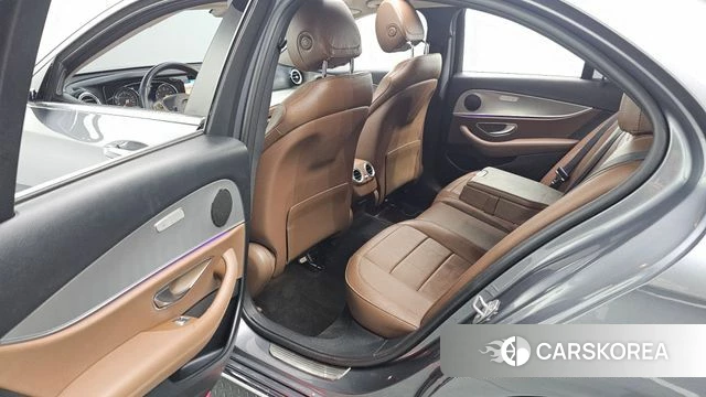Mercedes-Benz E-Class W213 2018 Серый из Кореи, фото 3