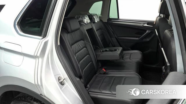 Volkswagen Tiguan second Generation 2020 Серебристо-серый из Кореи, фото 3