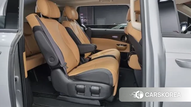 Kia Carnival 4th generation 2022 Серебристо-серый из Кореи, фото 3